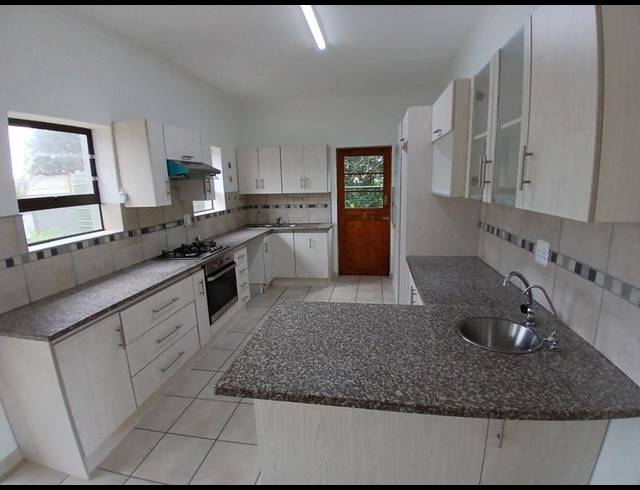 2 BEDROOM HOUSE FOR SALE IN STILBAAI-WES